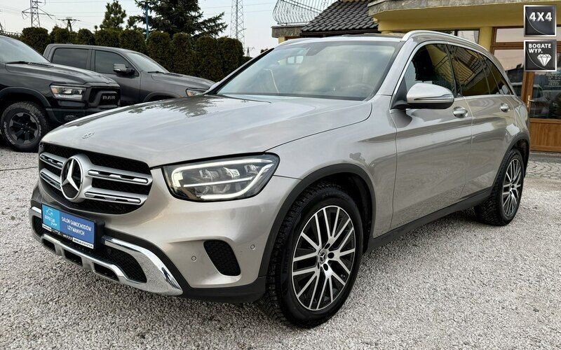 Złoty Używany 2021 Mercedes GLC220 Exclusive SUV | 123 900 zł (Super Cena) - Obraz 1/4