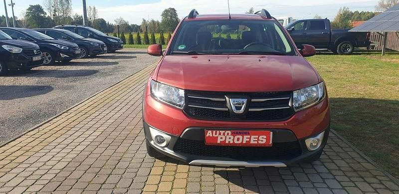 Czerwony Używany 2013 Dacia Sandero Stepway Hatchback | 21 900 zł (Drogi) - Obraz 1/4