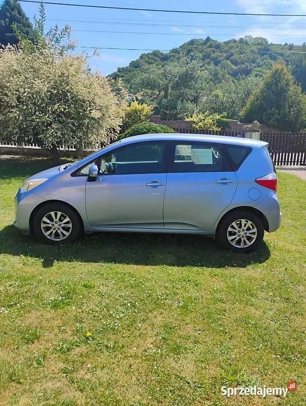 Używany 2011 Toyota Verso-S Minivan | 13 500 zł - Obraz 1/4