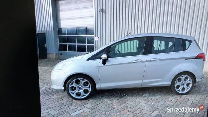 Używany Ford B-MAX 2013 Srebrny Minivan
