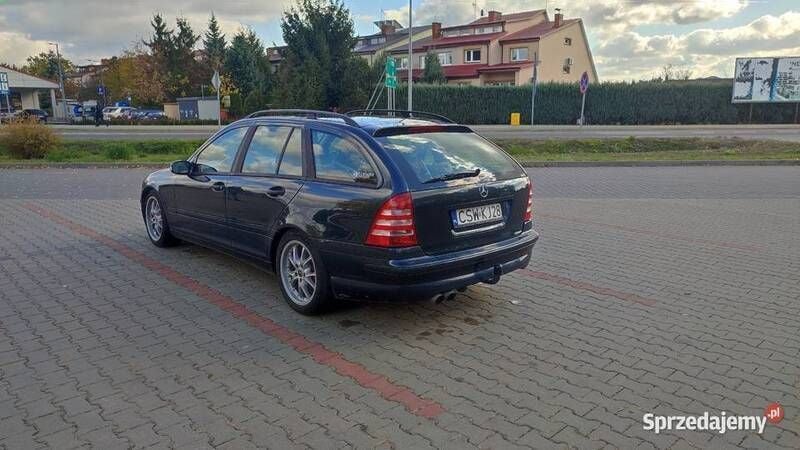 Granatowy Używany 2003 Mercedes C180 Kombi | 7000 zł - Obraz 1/4
