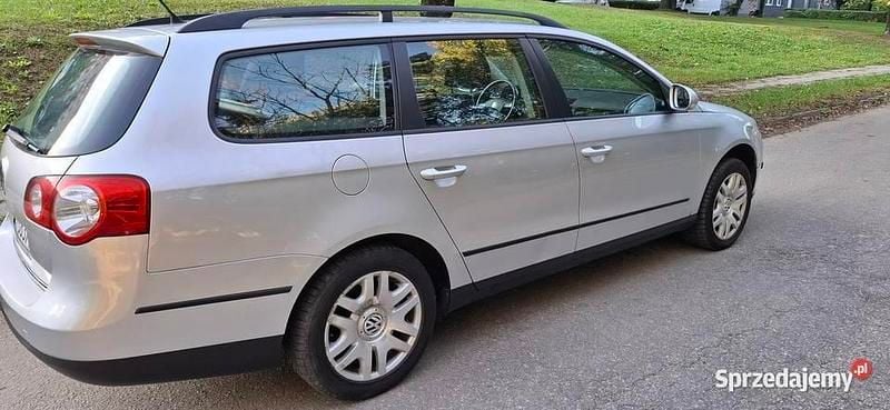 Srebrny Używany 2008 VW Passat Kombi | 14 500 zł (Uczciwa cena) - Obraz 1/4