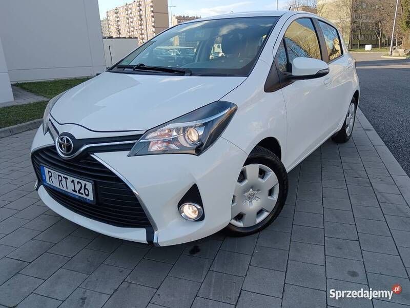 Biały Używany 2015 Toyota Yaris Hatchback | 34 900 zł (Uczciwa cena) - Obraz 1/4