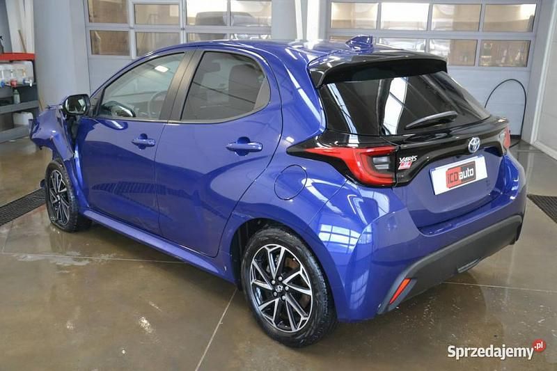 Używany Toyota Yaris Hybrid 115 KM (84 kW) 2022 Niebieski Hatchback
