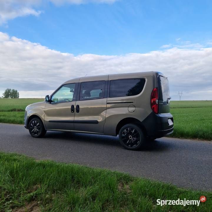 Brązowy Używany 2015 Opel Combo Minivan | 21 900 zł (Uczciwa cena) - Obraz 1/4