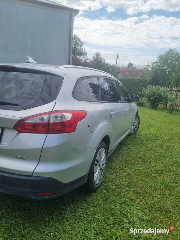 Srebrny Używany 2014 Ford Focus Kombi | 23 800 zł (Uczciwa cena) - Obraz 1/4