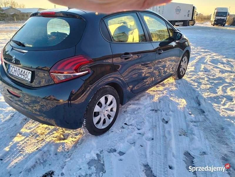 Używany Peugeot 208 2019 Granatowy Hatchback