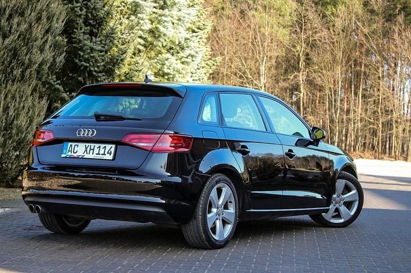 Używany Audi A3 Sportback 122 KM (89 kW) 2013 Czarny (metalik, perła) Hatchback