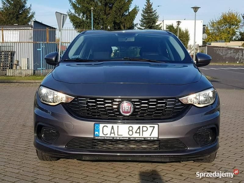 Szary Używany 2018 Fiat Tipo Kombi | 33 500 zł - Obraz 1/4
