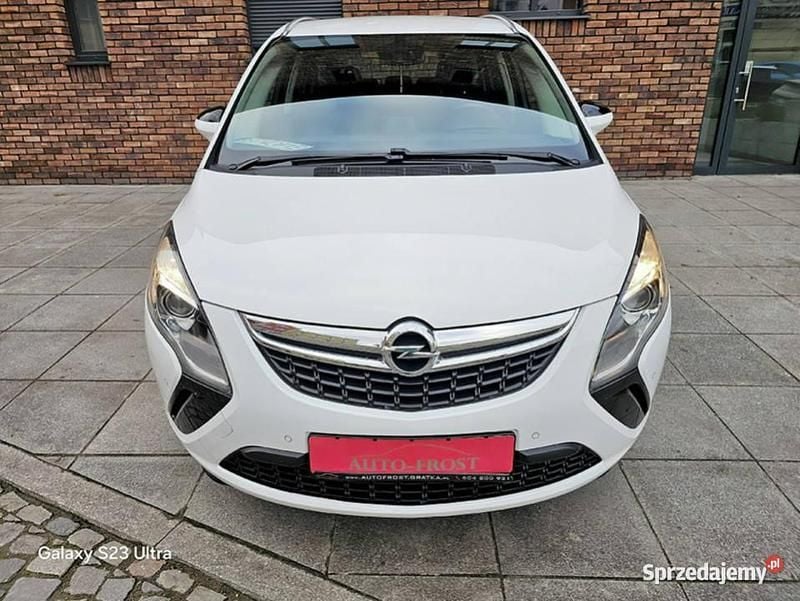 Biały Używany 2015 Opel Zafira Minivan | 35 900 zł (Dobra cena) - Obraz 1/4