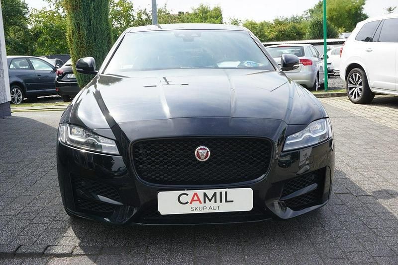 Czarny Używany 2017 Jaguar XF Sedan/Limuzyna | 81 800 zł - Obraz 1/2