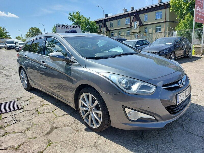 Szary Używany 2011 Hyundai i40 Kombi | 26 500 zł (Uczciwa cena) - Obraz 1/4