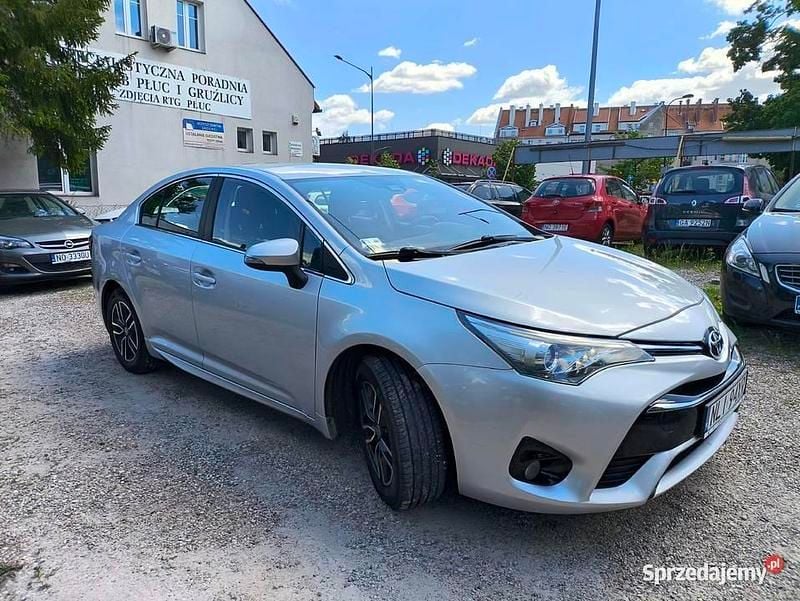 Srebrny Używany 2017 Toyota Avensis Sedan/Limuzyna | 49 900 zł (Dobra cena) - Obraz 1/4