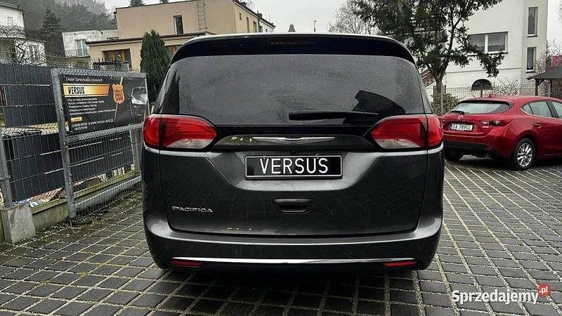 Używany Chrysler Pacifica 2019 Szary SUV