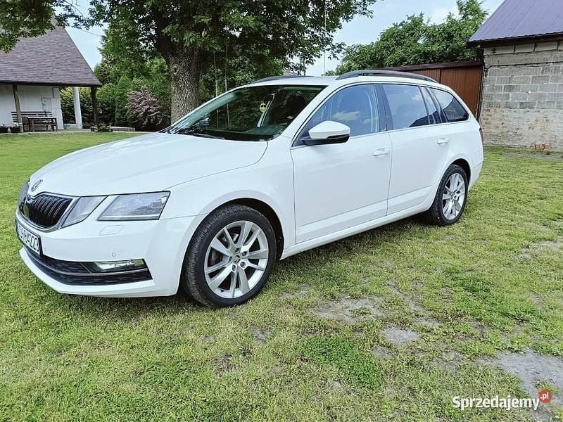 Biały Używany 2019 Skoda Octavia Style Kombi | 59 500 zł (Uczciwa cena) - Obraz 1/4