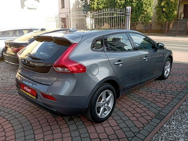 Używany Volvo V40 152 KM (111 kW) 2017 Grafitowy (metalik) Kombi