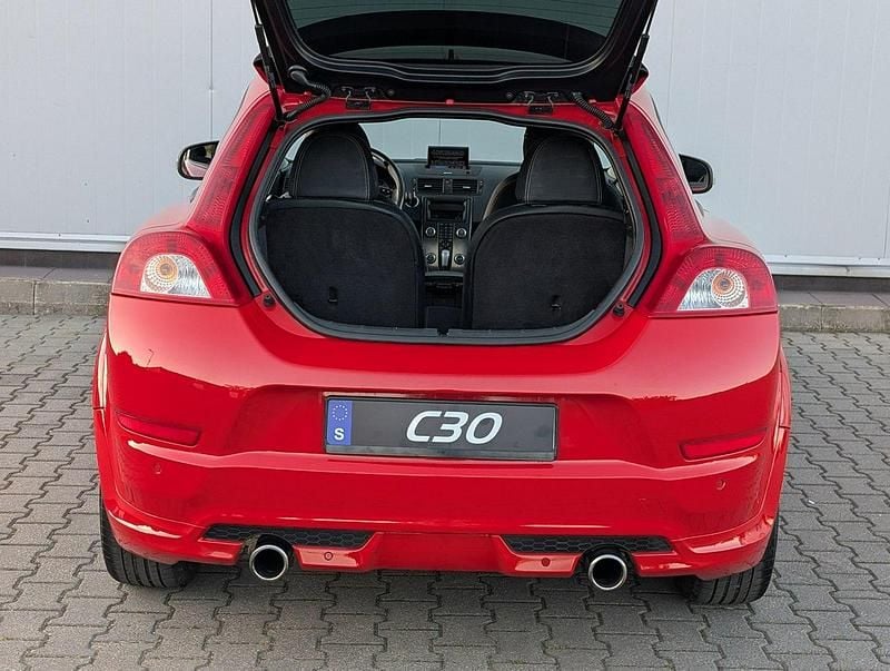 Używany Volvo C30 R-Design 177 KM (130 kW) 2013 Czerwony Hatchback