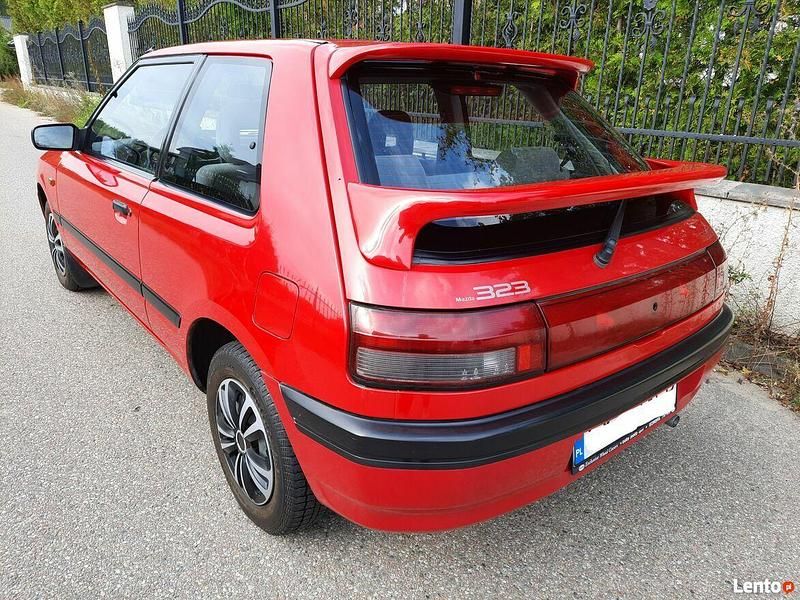 Używany Mazda 323 1990 Czerwony Hatchback