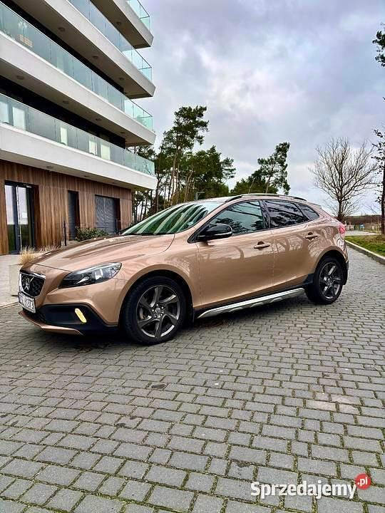 Używany Volvo V40 2014 Złoty Hatchback