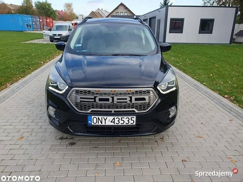 Używany Ford Escape 2017 Czarny SUV