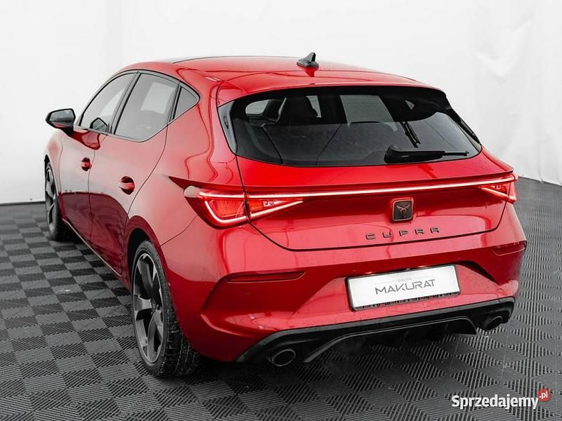 Używany Cupra Leon VZ 245 KM (180 kW) 2023 Czerwony (metalik) Hatchback