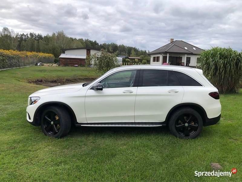 Używany Mercedes GLC300 2016 Biały SUV