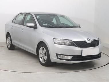 Używany Skoda Rapid 90 KM (66 kW) 2016 Srebrny Hatchback