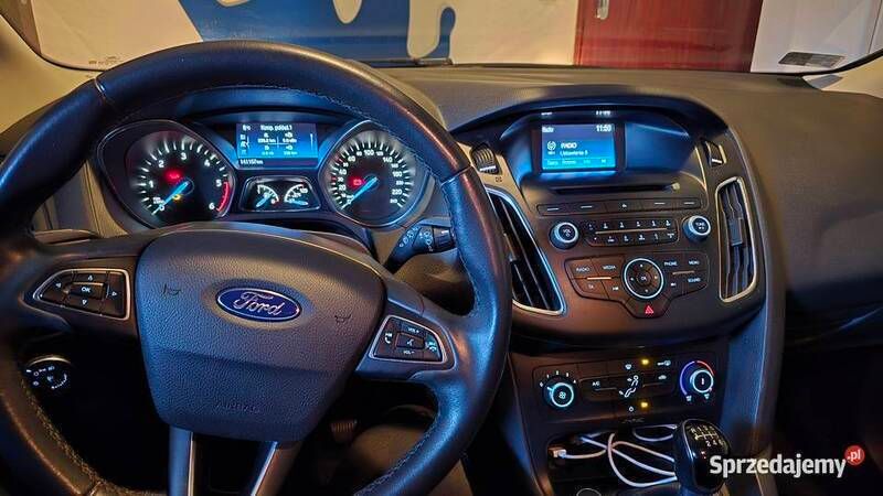 Używany Ford Focus 2016 Granatowy Kombi