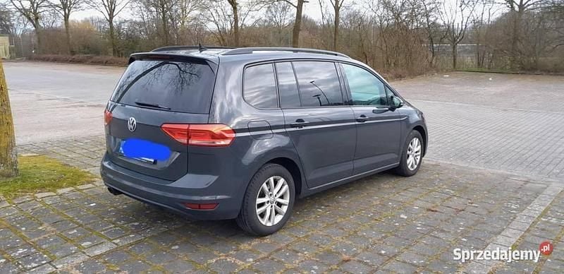 Używany VW Touran 150 KM (110 kW) 2017 Grafitowy Minivan