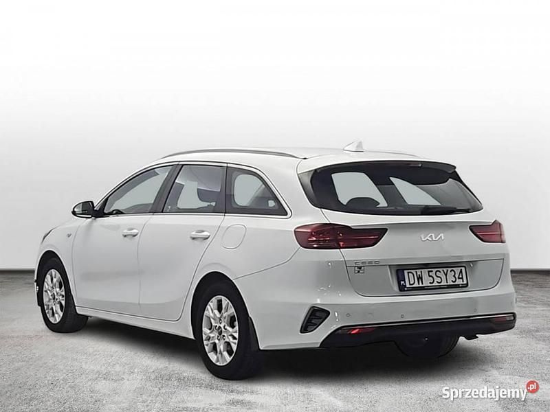 Używany Kia Ceed 160 KM (117 kW) 2022 Biały Hatchback
