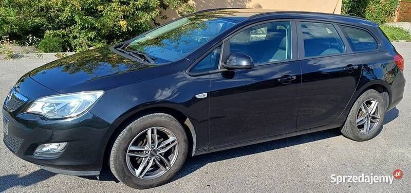 Czarny Używany 2012 Opel Astra Kombi | 18 500 zł (Dobra cena) - Obraz 1/4