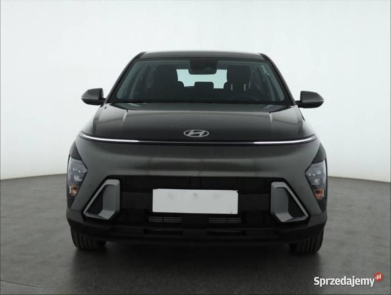 Szary Używany 2023 Hyundai Kona SUV | 83 999 zł (Uczciwa cena) - Obraz 1/4
