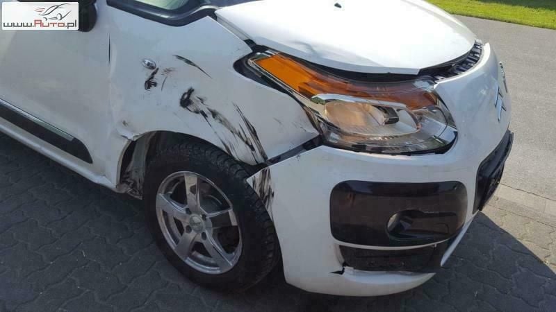 Używany Citroën C3 SELECTION 95 KM (69 kW) 2012 Biały Hatchback