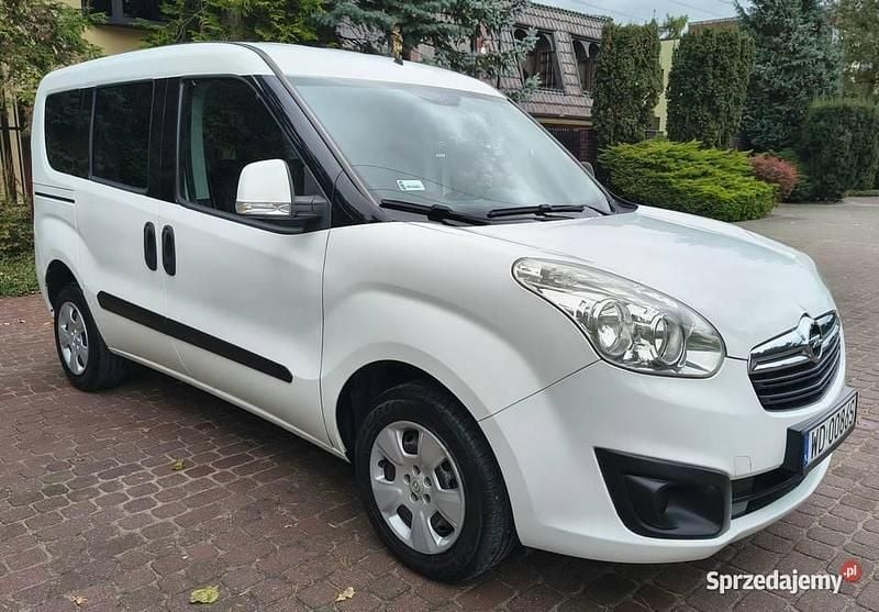 Biały Używany 2012 Opel Combo Minivan | 18 900 zł (Super Cena) - Obraz 1/4