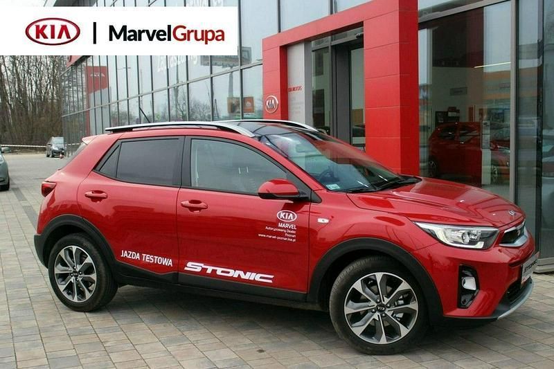 Czerwony ciemny (metalik) Używany 2018 Kia Stonic 2 SUV | 73 990 zł (Dość drogi) - Obraz 1/1