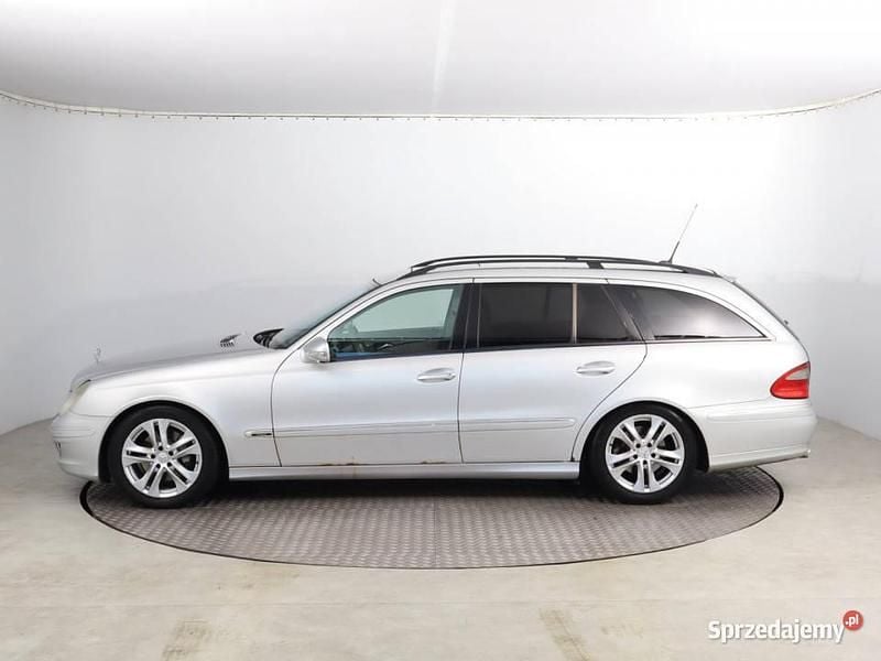 Używany Mercedes E320 2007 Srebrny Kombi