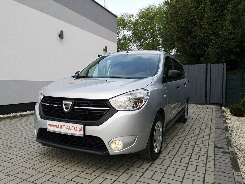 Srebrny Używany 2019 Dacia Lodgy Minivan | 54 900 zł (Drogi) - Obraz 1/4