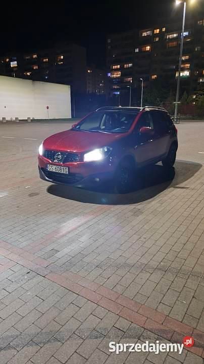 Używany Nissan Qashqai Tekna 110 KM (80 kW) 2011 Bordowy SUV