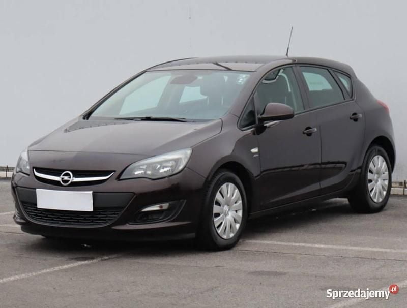 Używany Opel Astra 2014 Brązowy Hatchback