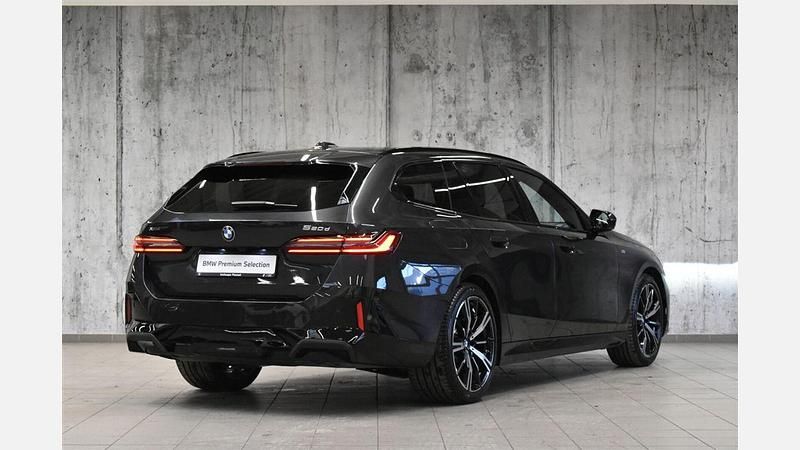 Używany BMW 520 Comfort Edition 197 KM (144 kW) 2025 Szary sophisto z brylantowym połyskiem metalizowany Kombi