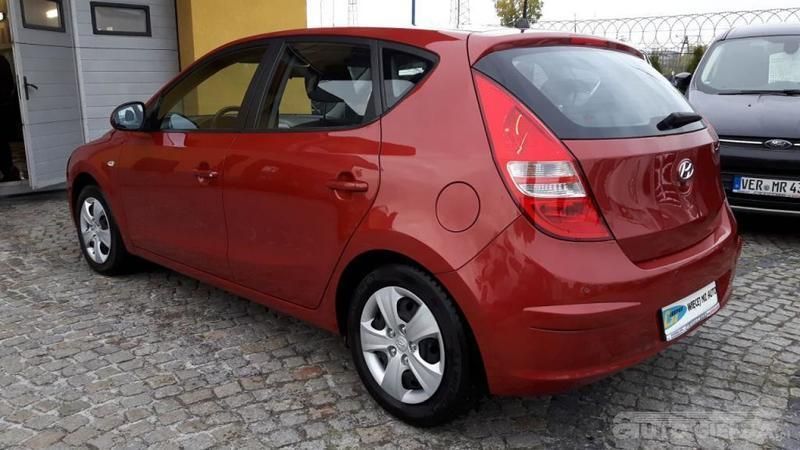Używany Hyundai i30 2010 Bordowy metalik