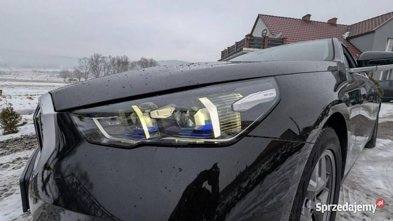 Używany BMW 520 190 KM (139 kW) 2024 Czarny (metalik) Sedan/Limuzyna