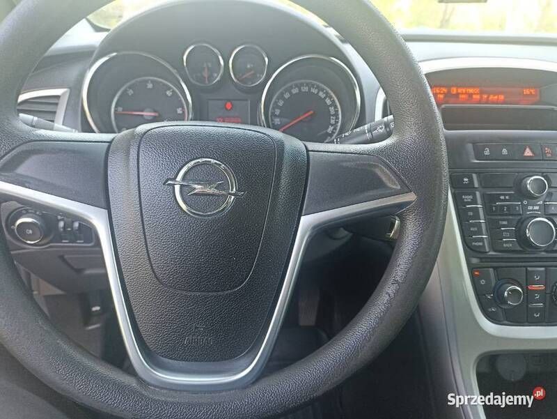 Używany Opel Astra 2010 Srebrny Hatchback