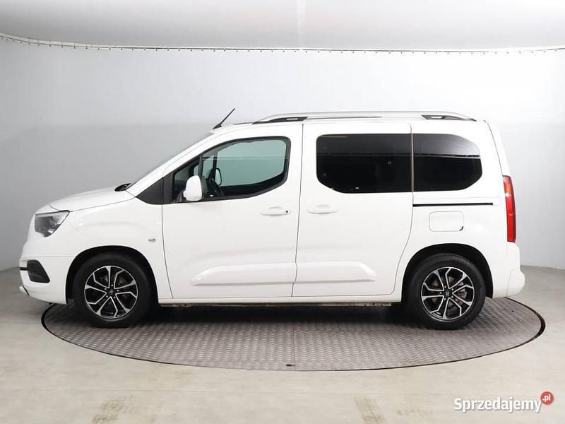 Używany Opel Combo 110 KM (80 kW) 2019 Biały Pickup