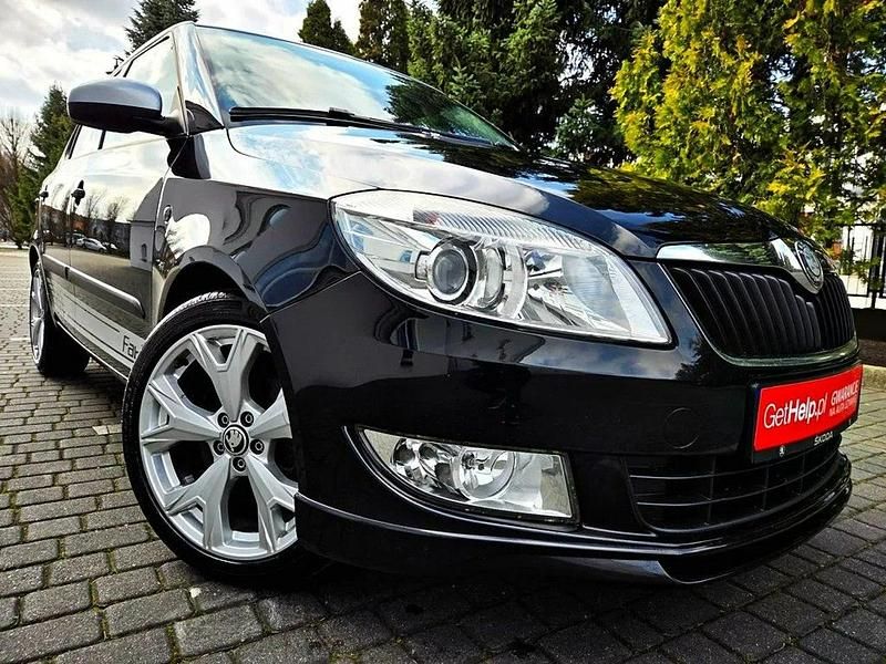 Czarny (metalik) Używany 2011 Skoda Fabia Hatchback | 18 999 zł (Dość drogi) - Obraz 1/4