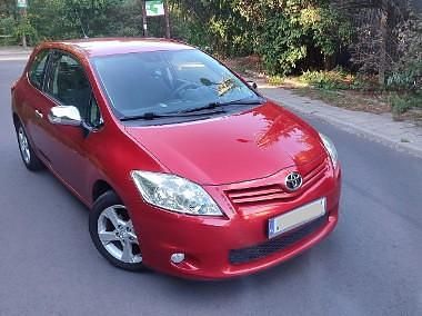 Bordowy Używany 2011 Toyota Auris Hatchback | 24 900 zł - Obraz 1/4