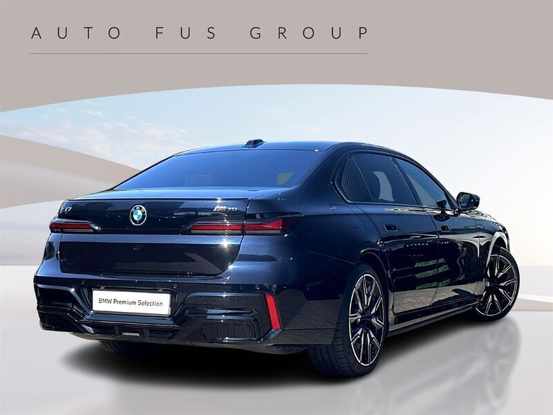 Używany BMW i7 Comfort Edition 484 kW (659 KM) 2024 Czarny carbon m metalizowany Sedan/Limuzyna