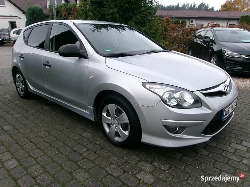 Srebrny Używany 2011 Hyundai i30 Hatchback | 14 900 zł (Dobra cena) - Obraz 1/4