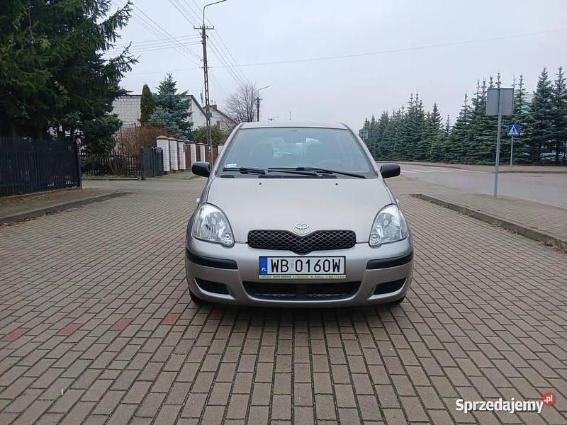 Brązowy Używany 2005 Toyota Yaris Hatchback | 7900 zł (Uczciwa cena) - Obraz 1/4