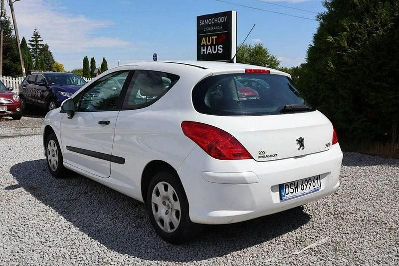 Używany Peugeot 308 95 KM (69 kW) 2010 Biały (metalik) Hatchback